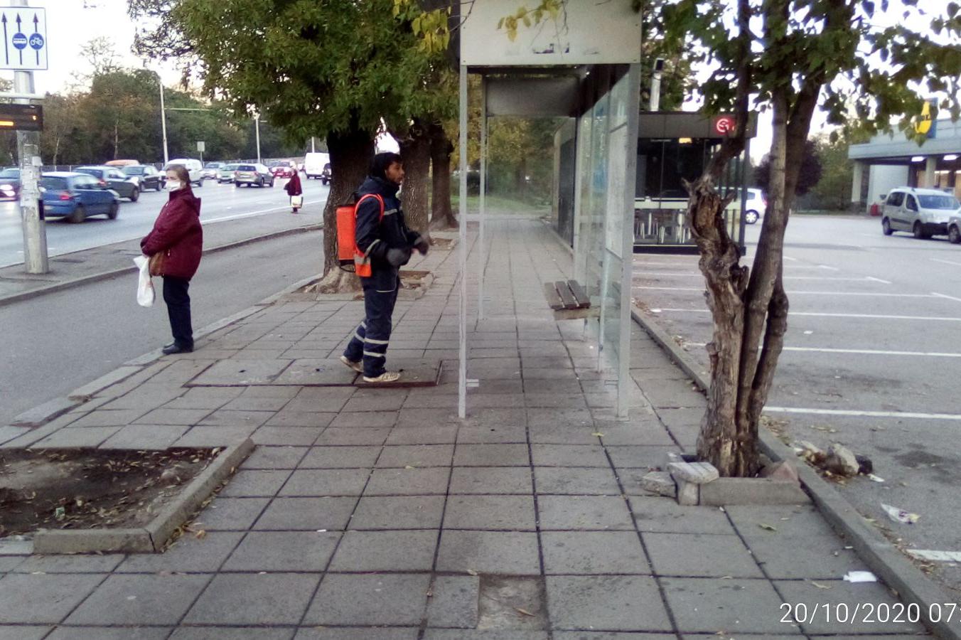 Засилени проверки на полиция за носене на маски в Изгрев (СНИМКИ)