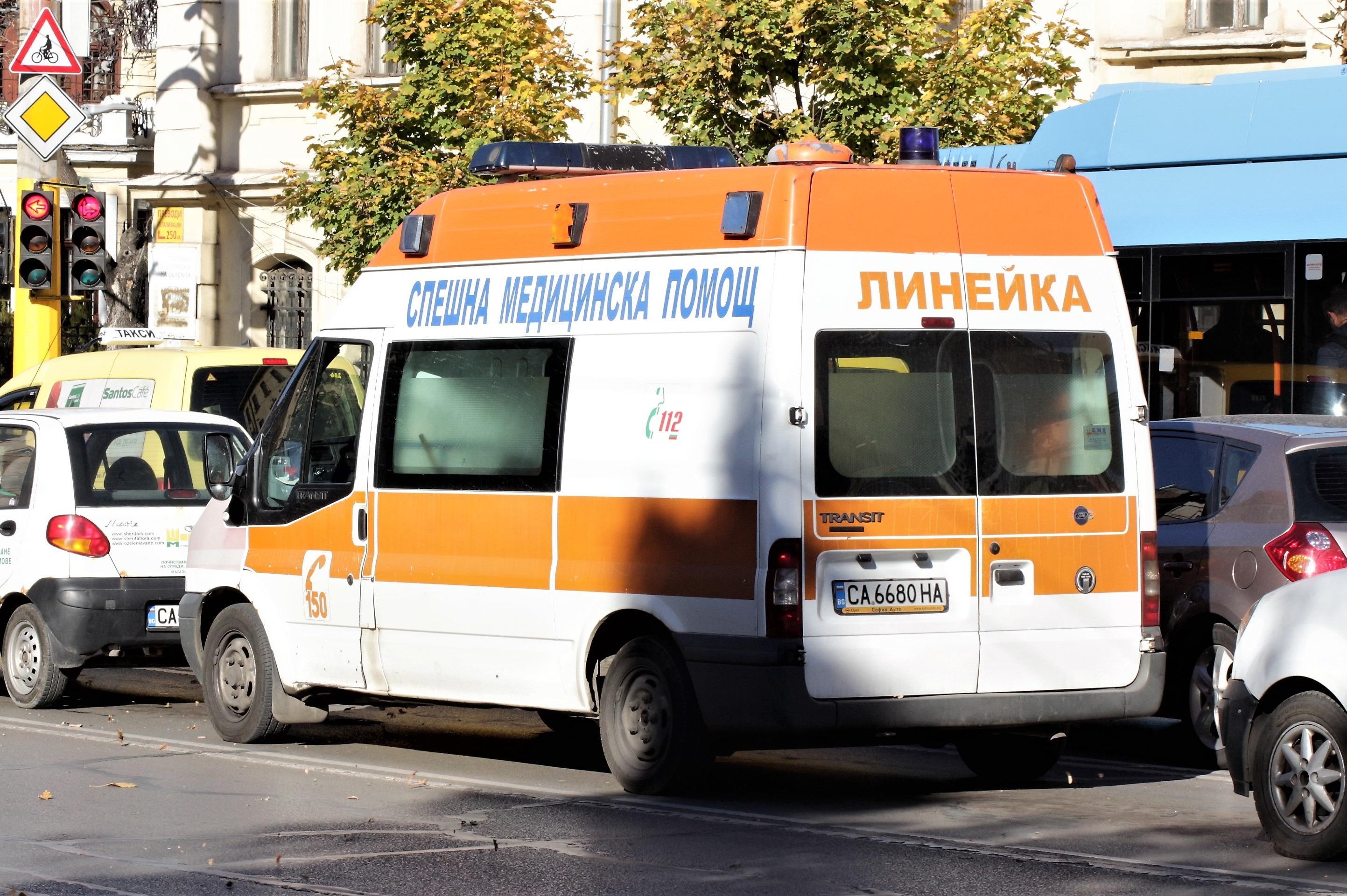 Над 140 сигнала за пациенти с COVID-19 в София, автомобилите на МВР вече из