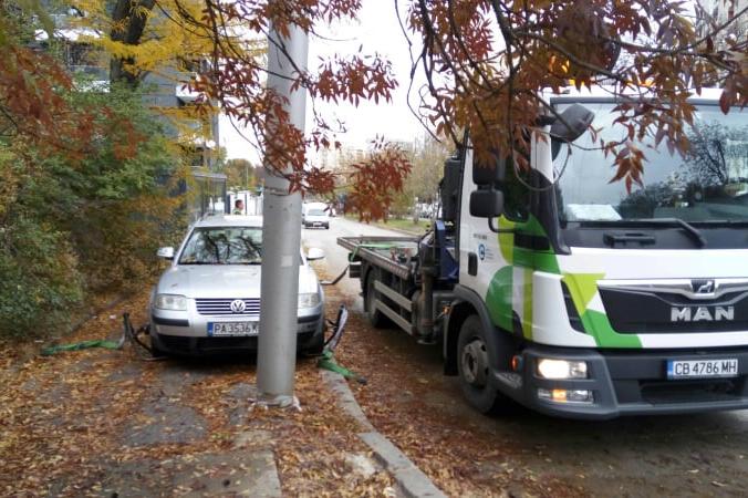 Безумията в София и ЦГМ изчистиха от коли тротоарът на бул. "Столетов"