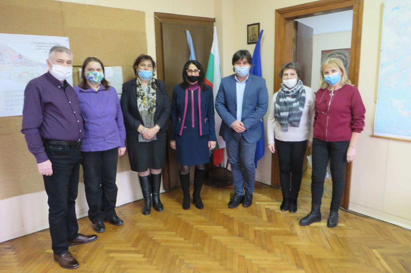 Кметът на Оборище се срещна с директорите на Първа английска езикова гимназ