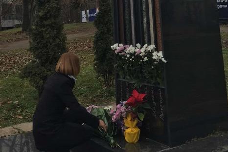 19 години от трагедията в "Индиго", Фандъкова почете загиналите деца