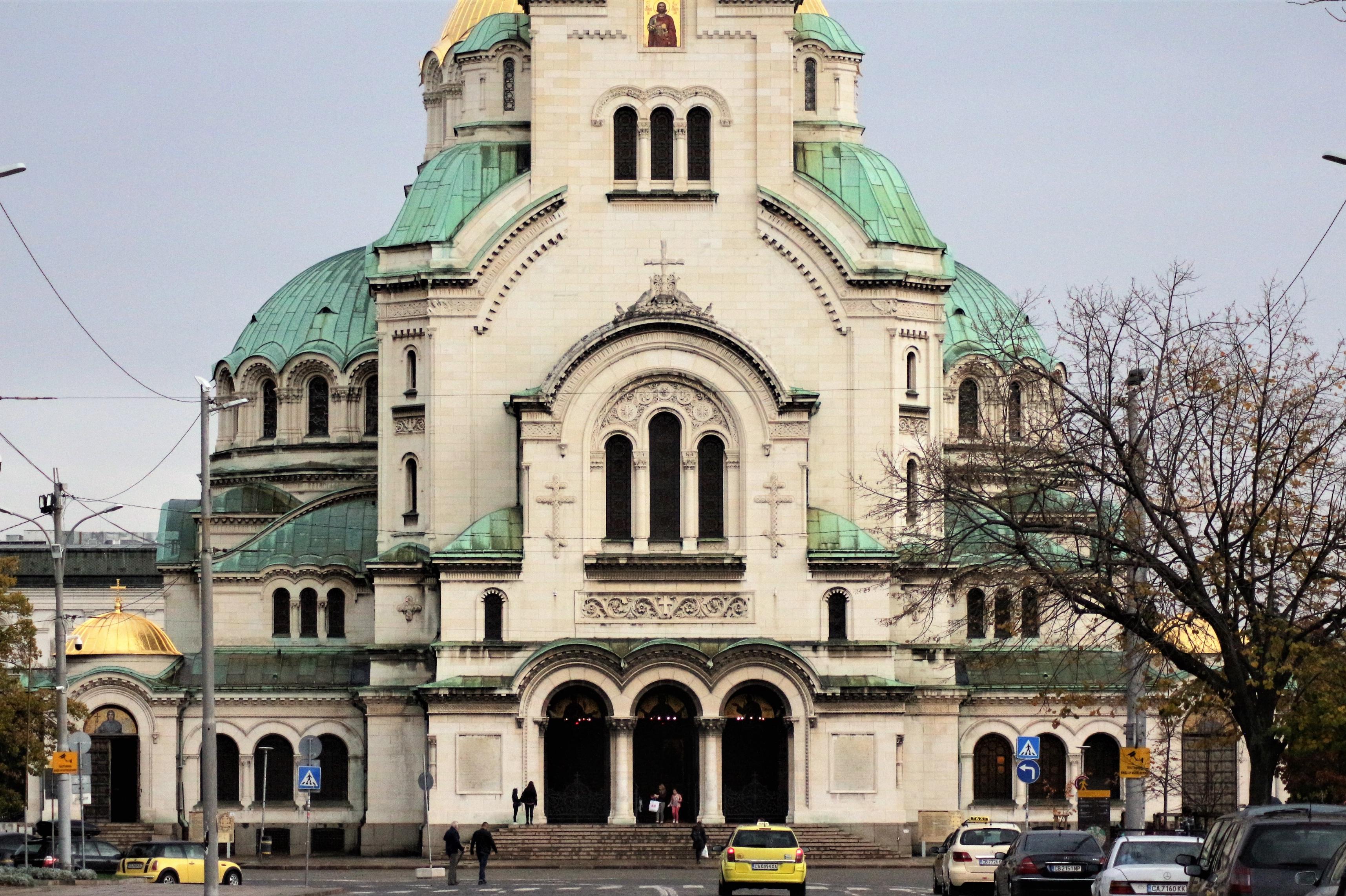 Без коли на паркинга на пл. "Св. Александър Невски" заради зарята на Нова г