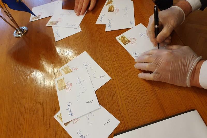 Валидираха пощенска марка за 85 години на Спешна помощ в София (