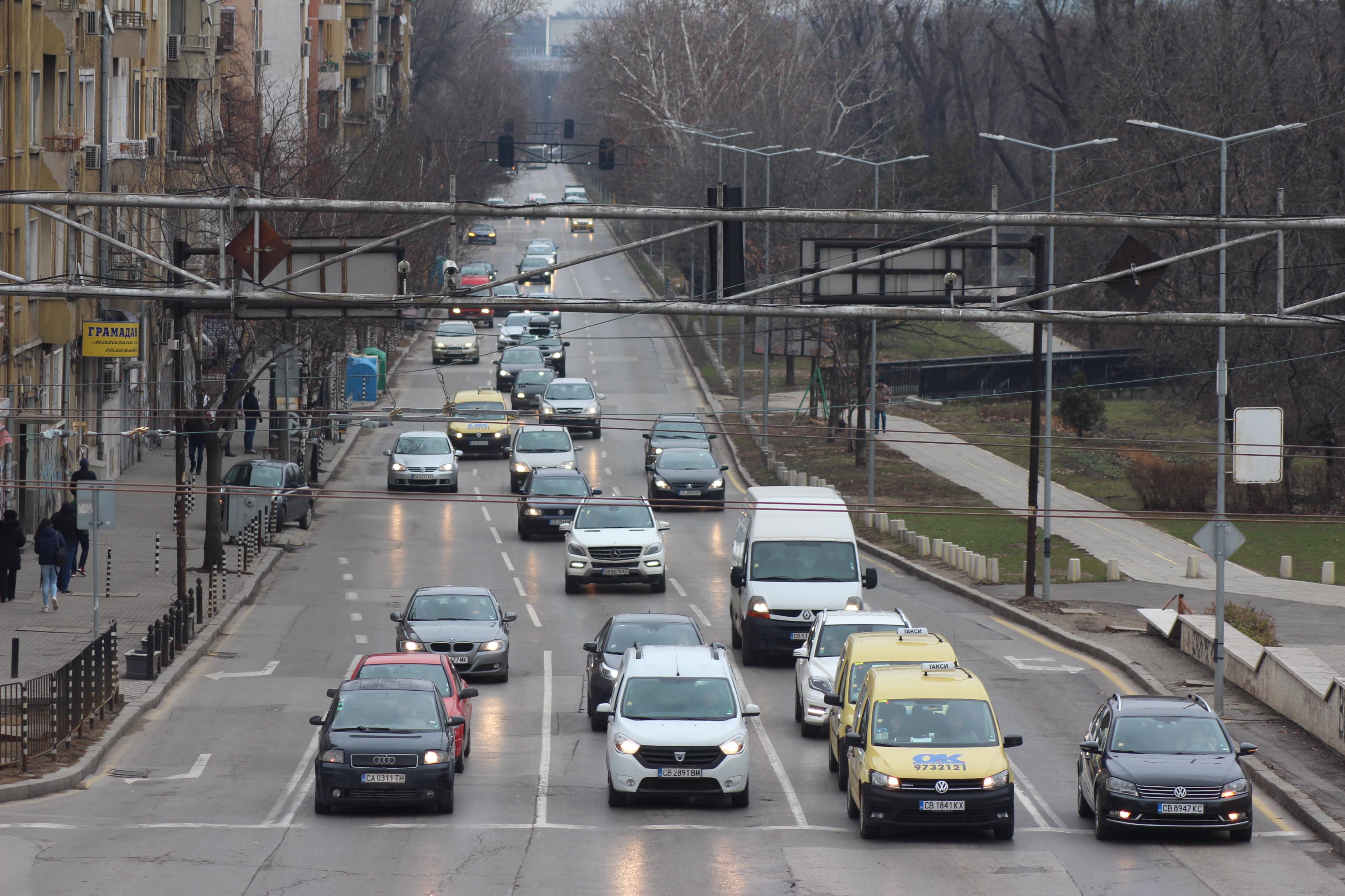 Заради идващите празници: Над 50 хиляди леки коли са напуснали София