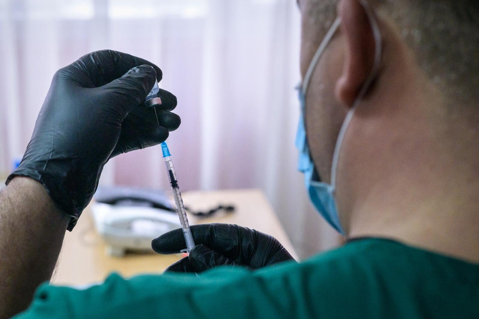197 души от домовете за възрастни хора в София са ваксинирани (СНИМКИ)