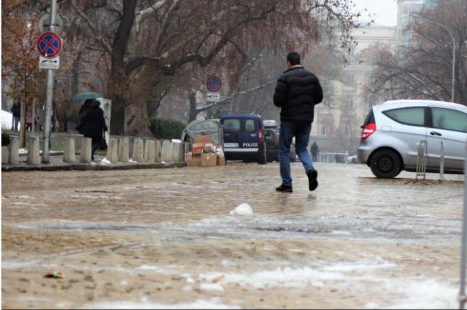 В София болниците отчитат 30% повече счупвания след последния сняг