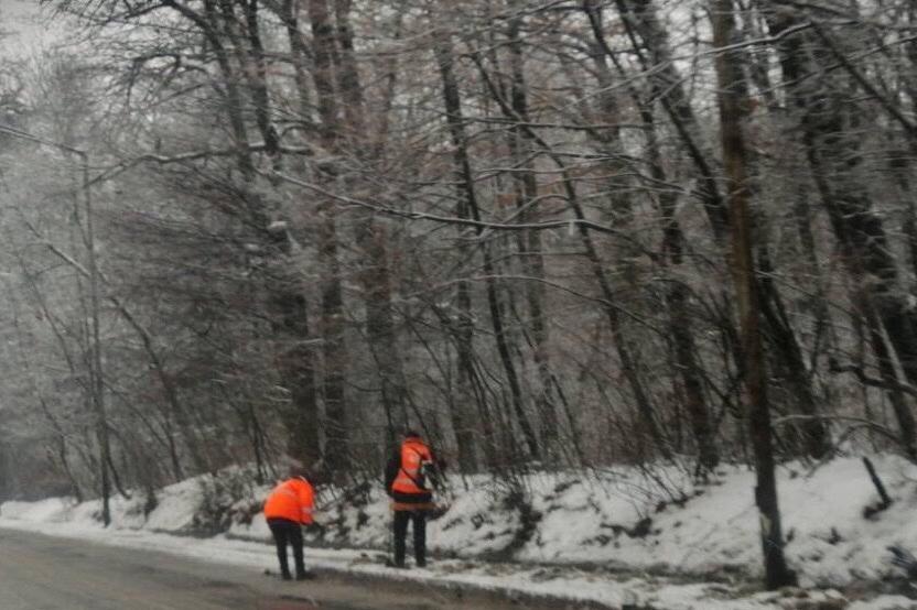 Заради снеготопенето: Почистват шахти на ул. Житница