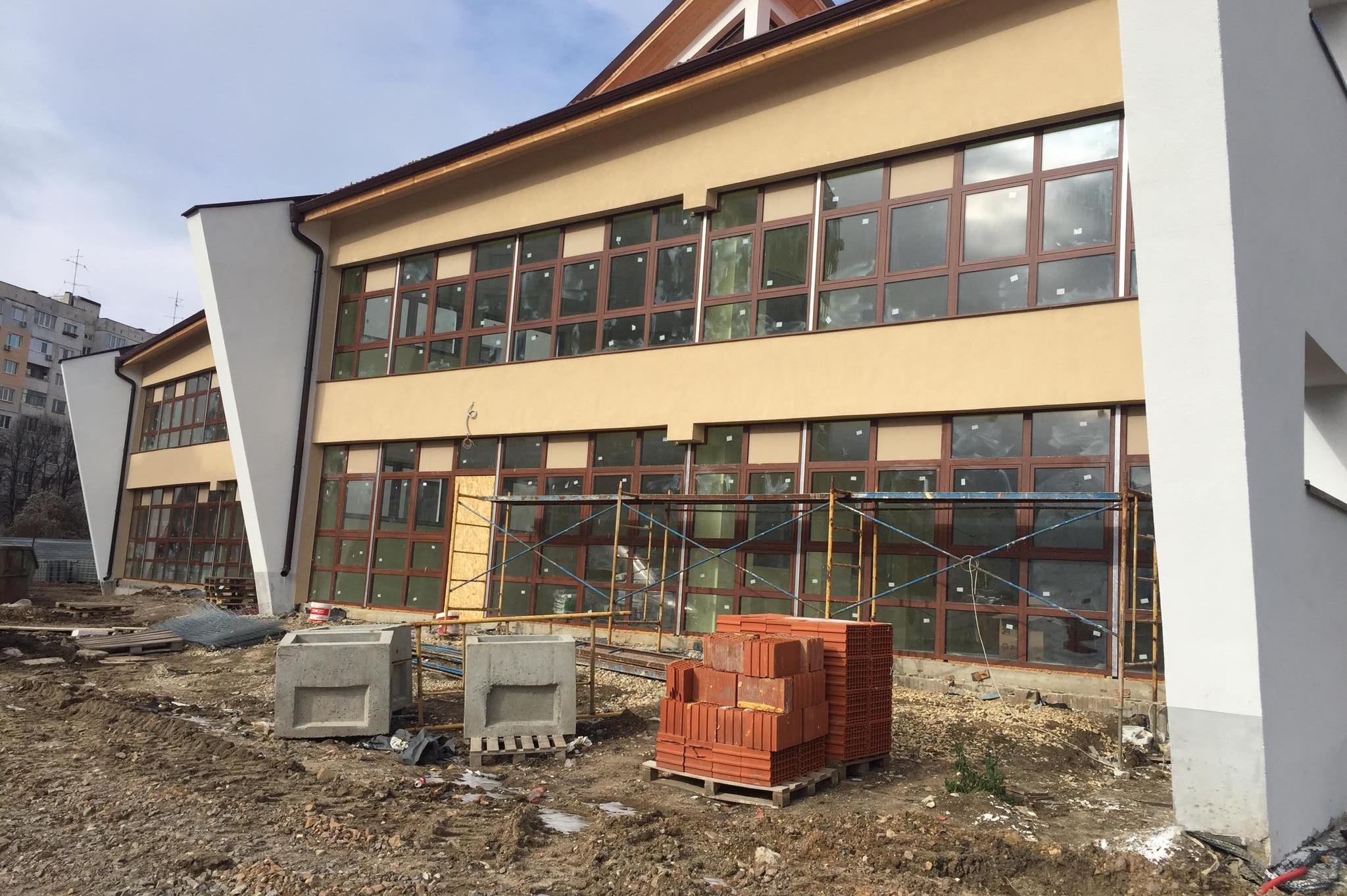 Кметът Фандъкова провери строителството на детска градина в Овча купел