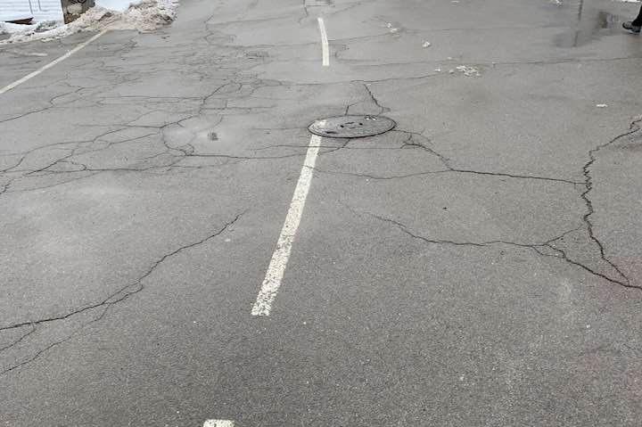 Отличници: "Чистота Искър" перфектно почисти паркинга на НС "Васил Левски"