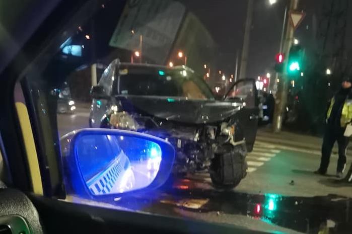 Кола на СОТ катастрофира в Дружба 1 на кръстовището на Искърско и "Хр. Колу