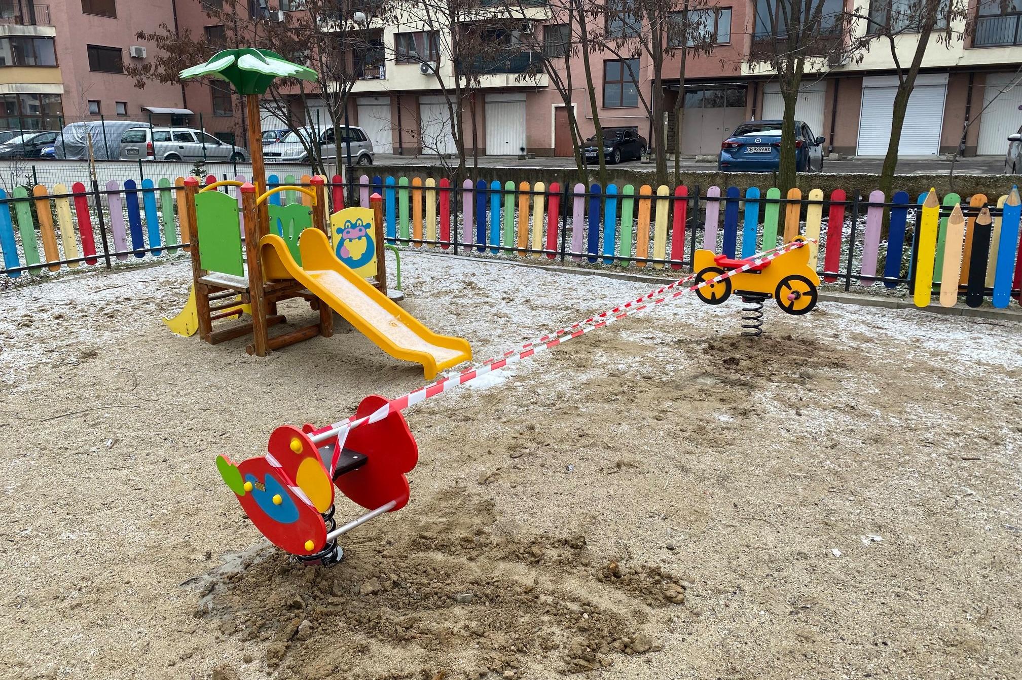 Обновиха детски площадки в "Мусагеница" и "Дървеница"