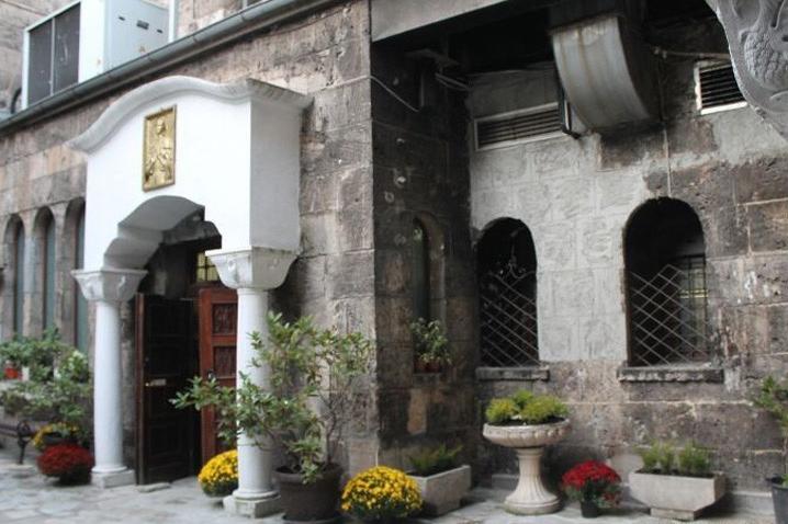 В двора на старинния храм "Св. Петка" в София ще раздават топла храна за хо