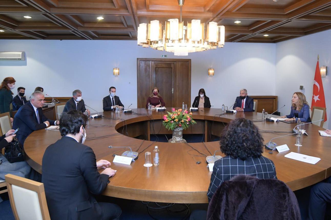 Министърът на туризма Николова посрещна в София турския си колега