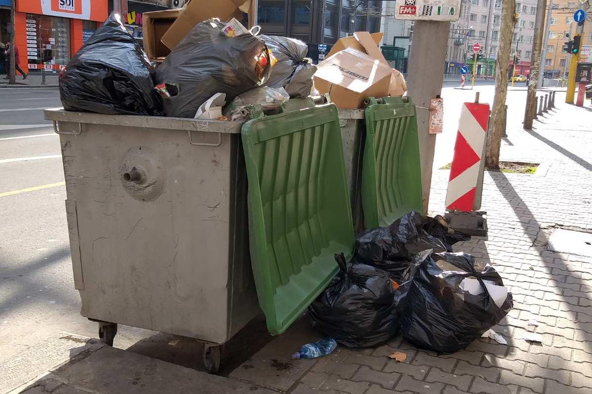 Фирма отнесе глоба за смесване на отпадъци на бул. Васил Левски
