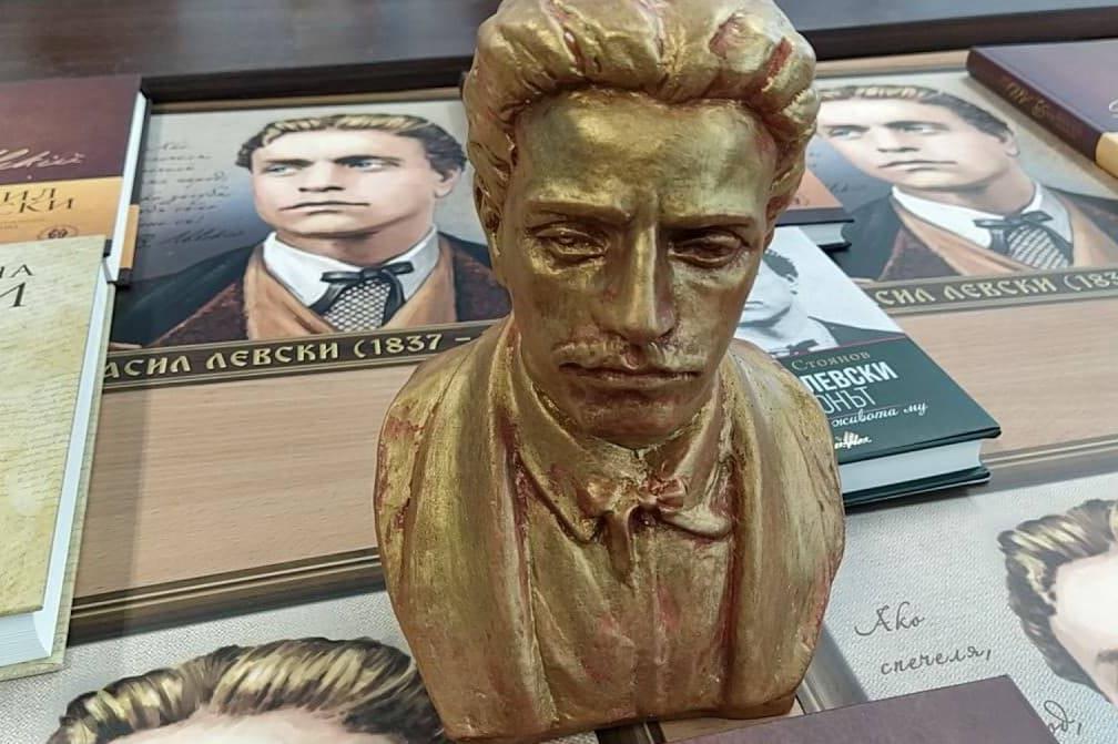 В Искър наградиха училища за паметен кът на Васил Левски (СНИМКИ)