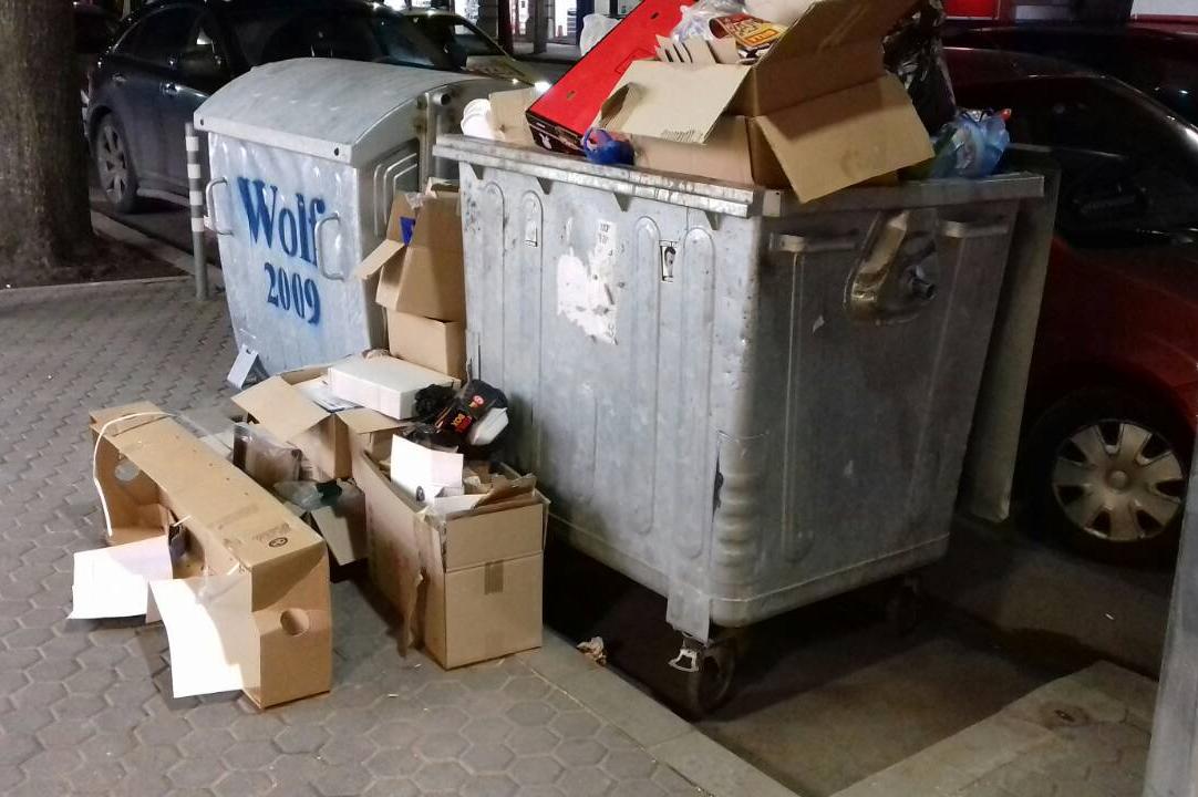 Нов магазин на "Дондуков" глобен за смесване на отпадъци