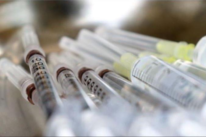 Още 841 заразени в София за 24 часа, нови 12 214 ваксинирани за страната