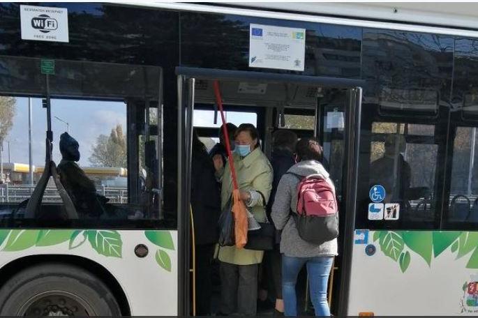 Масови проверки за носене на маски в столичния градски транспорт