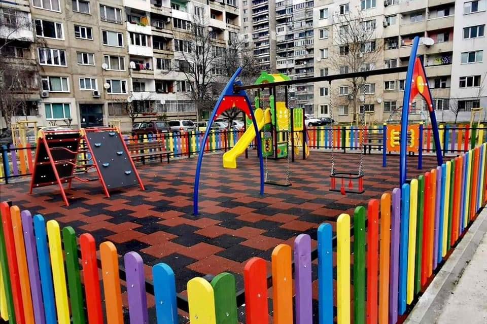 Хубава придобивка: Нова детска площадка в "Люлин" 1