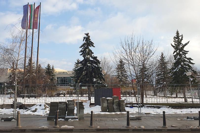 Район Студентски премахна грозните павилиони пред УНСС