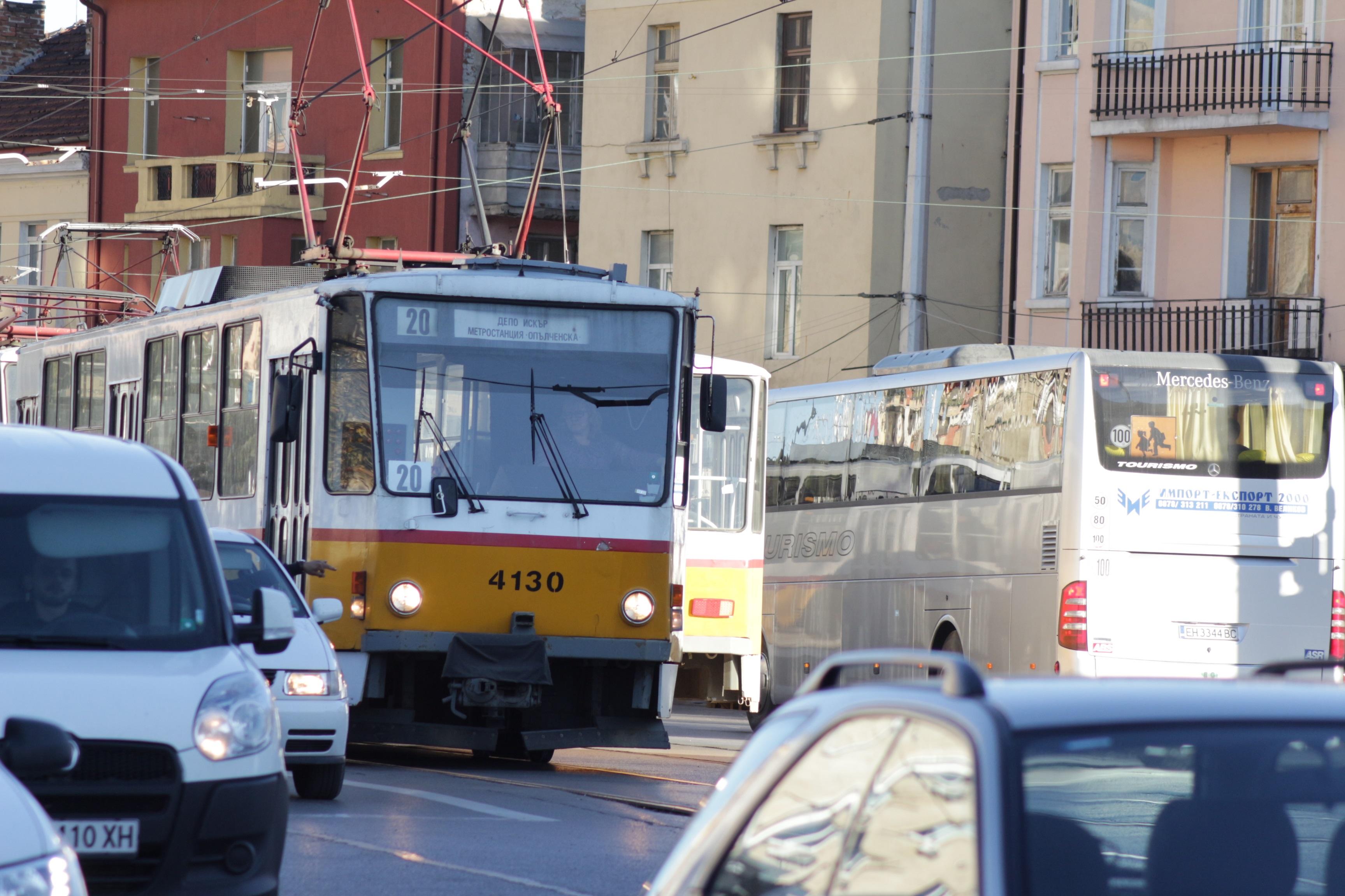 За столичани: Трамвай 20 с 6 минути по-бърз от центъра на София до Дружба