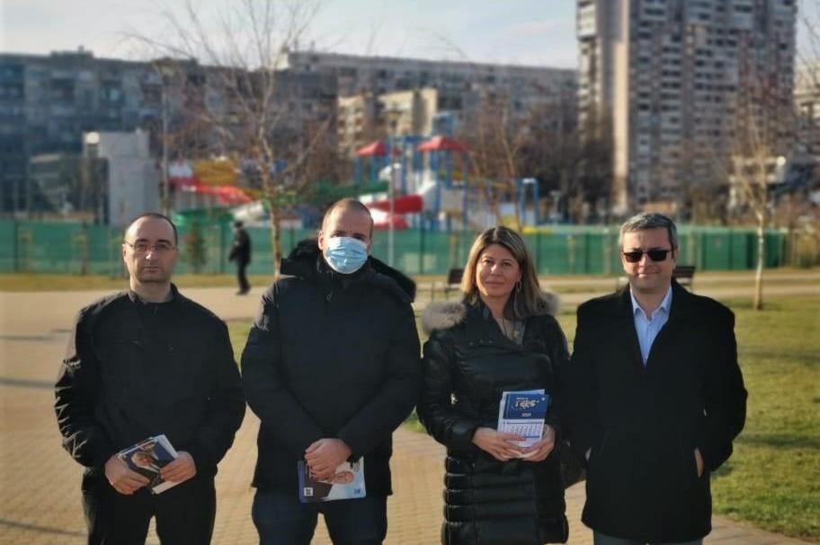 Кандидат-депутатите от ГЕРБ от 24 МИР се срещнаха с граждани в парк „Възраж