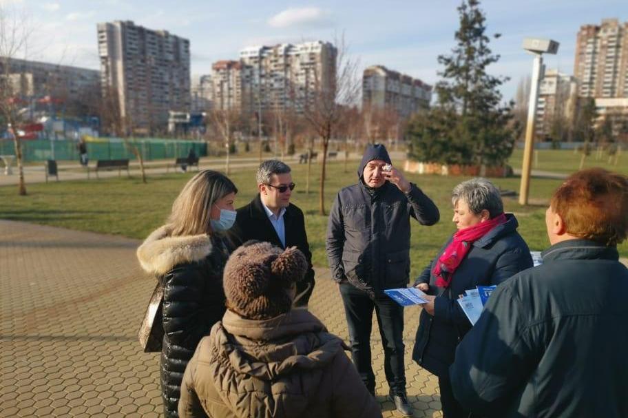 Кандидат-депутатите от ГЕРБ от 24 МИР се срещнаха с граждани в парк „Възраж