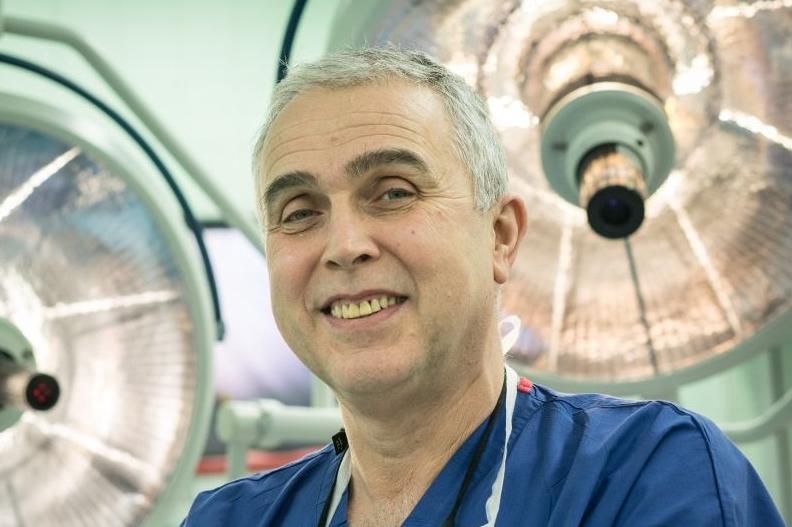 Удостояват хирурга проф. Никола Владов със званието "Почетен гражданин на С