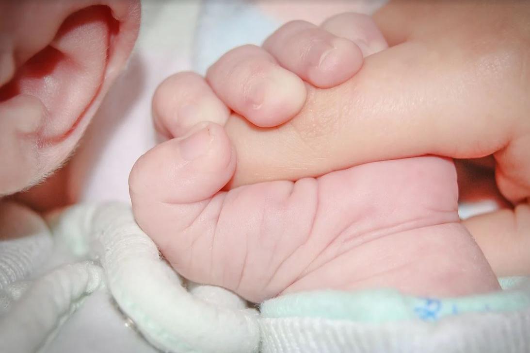 Бебе с антитела срещу COVID-19 се роди в София