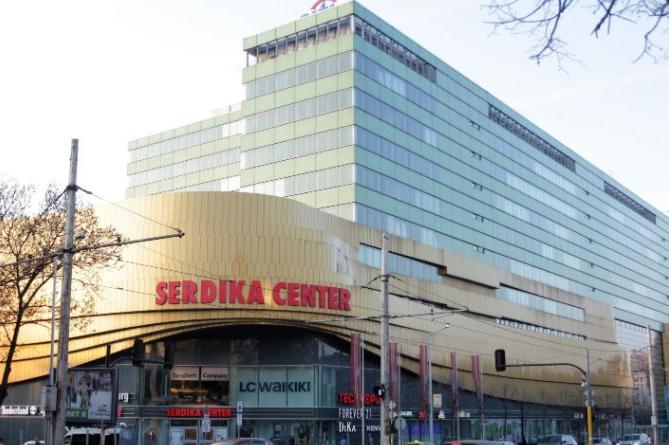 От 16 април: В София и страната отварят моловете и игралните зали