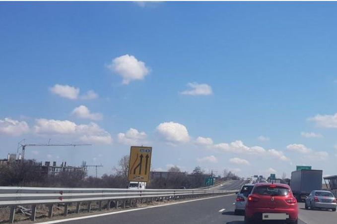 Заради монтаж на пътни знаци променят движението по "Тракия" към София