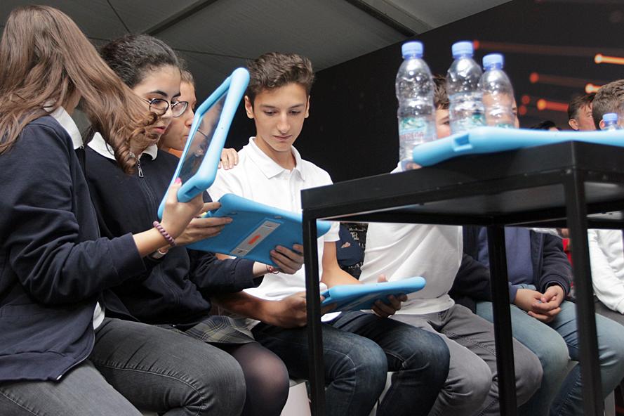 В София и страната: Ето кои ученици ще продължат с дистанционното обучение