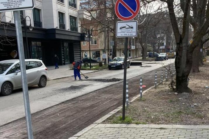 Аварийно асфалтираха ул. “Димитър Манов” в район Триадица