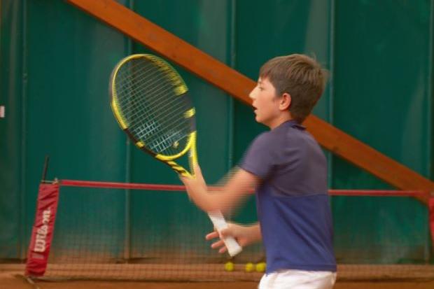 Роденият в София Тео е новата сензация в световния тенис