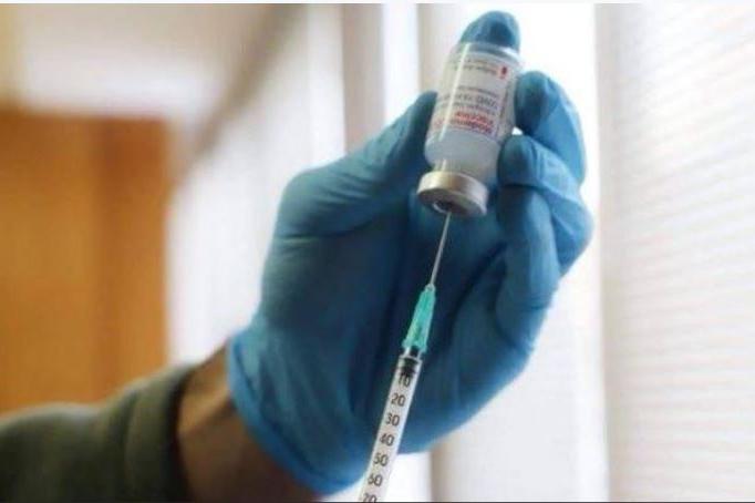 Още 21 заразени в София за денонощие, 3668 имунизирани за страната