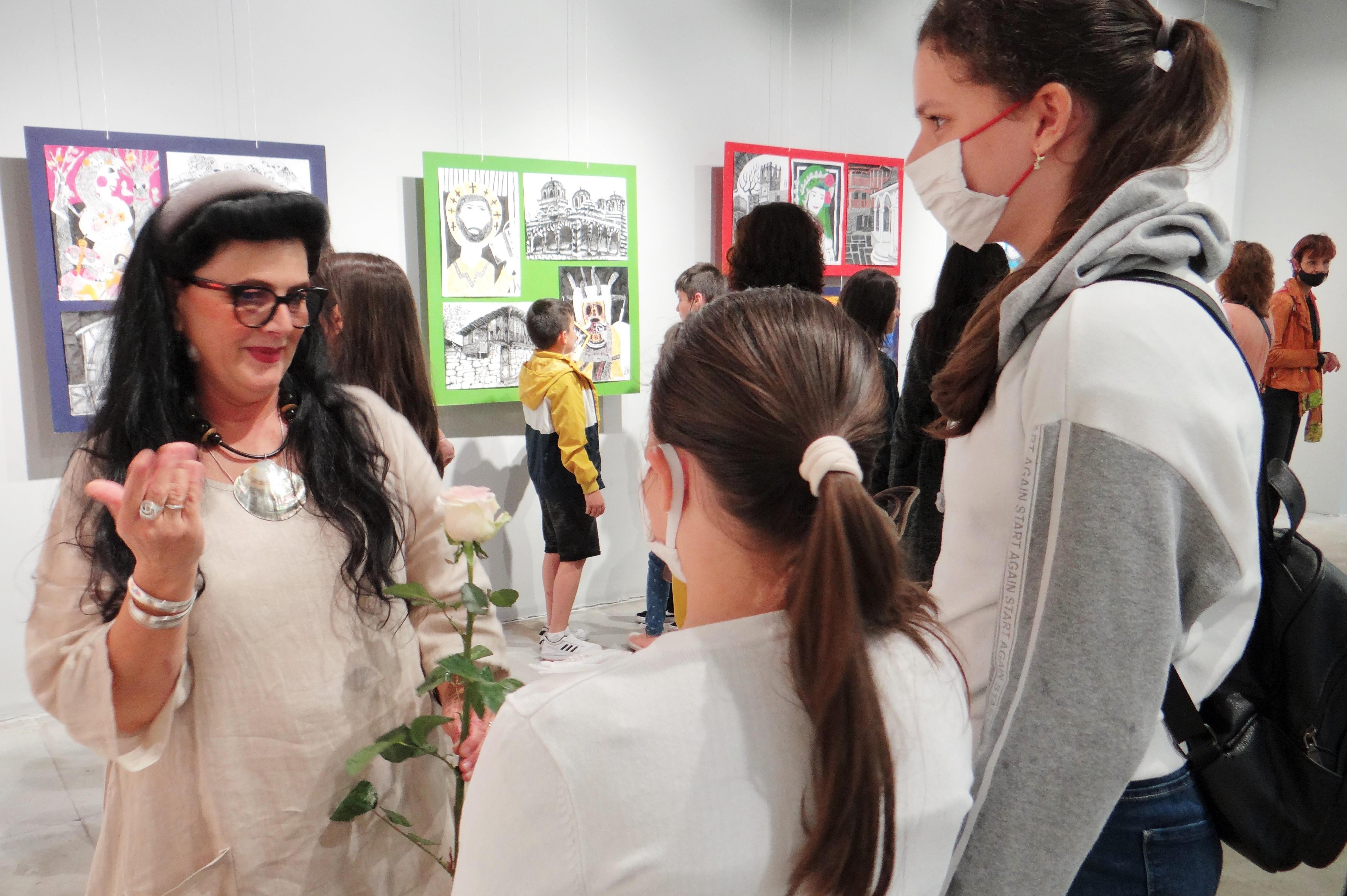 В София откриха детската изложба на ателие „Приказен свят“ (СНИМКИ)