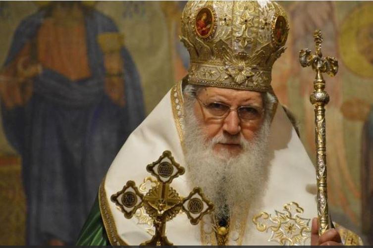 Патриарх Неофит изпрати благодарствена грамота на ВМА (СНИМКИ)