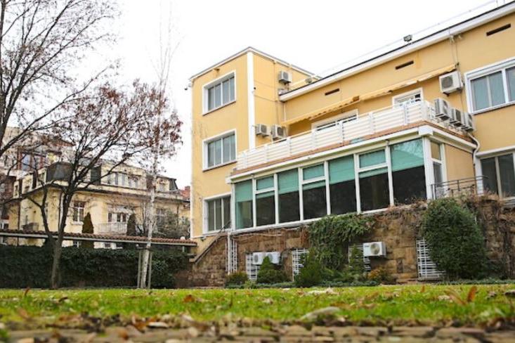 "Америка за България" купи бившата резиденция на САЩ в София