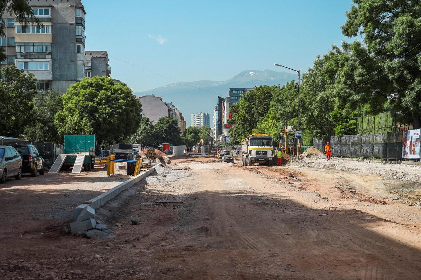 Кметът на София провери реконструкцията на ул. “Николай Коперник“ (СНИМКИ)