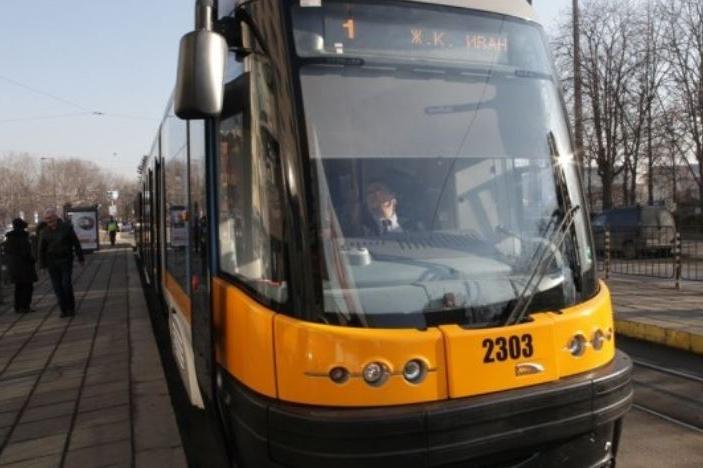 Възстановиха движението на трамваите №1, 6 и 7 в посока „Борово“