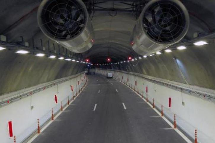 Ограничават движението в тунел „Ечемишка“ към София