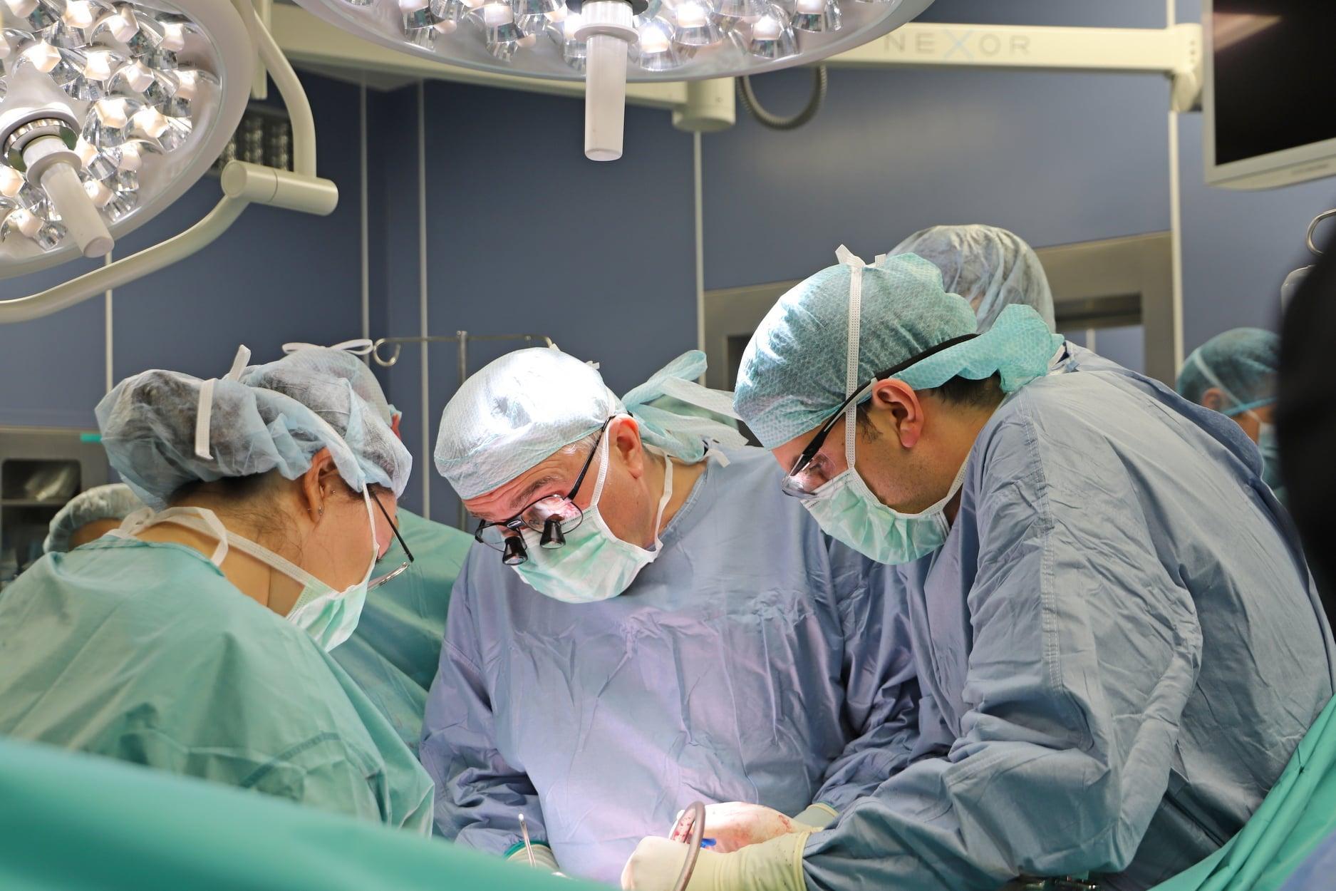 Спешна трансплантация на черен дроб във ВМА спаси 44-годишен мъж