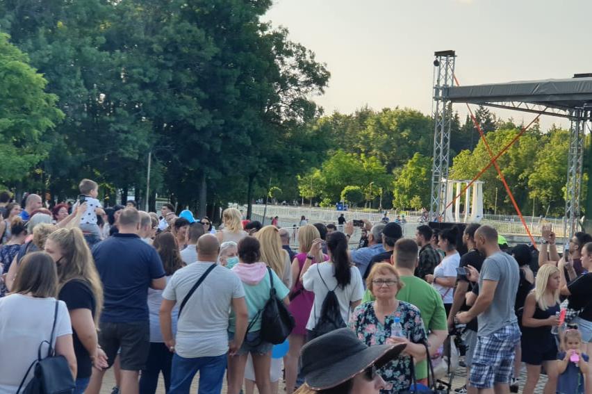 ГЕРБ-СДС закри кампанията с концерт „По силни от хаоса“ в столичния Северен