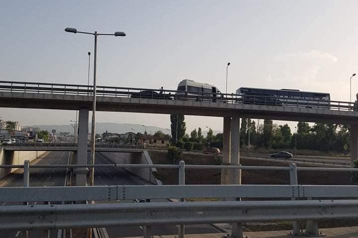 Катастрофа с автобус, микробус и лека кола на моста на бул. "Европа" към Бо