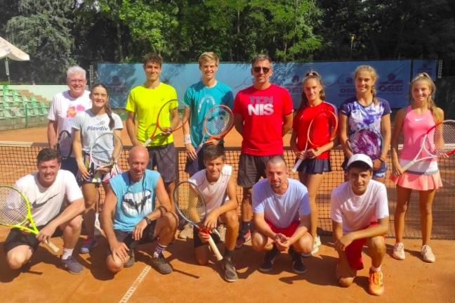 Рунд първи: Гришо срещу федерацията по тенис за кортовете на зала "София" в