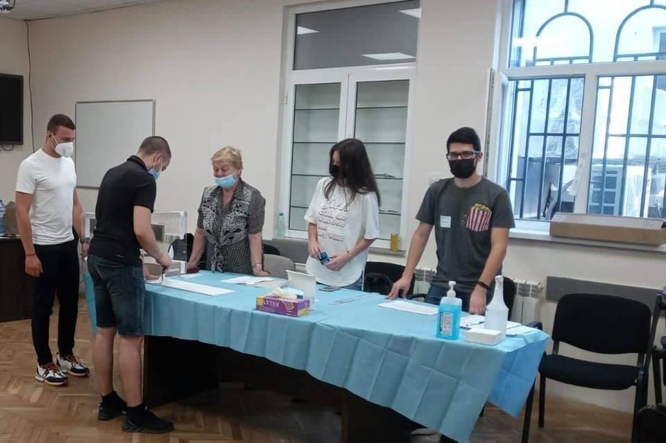 Финал на изборния ден в "Пирогов": 280 бюлетини в стационарна урна, 10 глас
