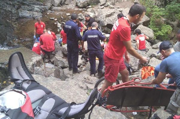 Екипи на АПП са помагали на спасителите да стигнат до пострадалия турист на