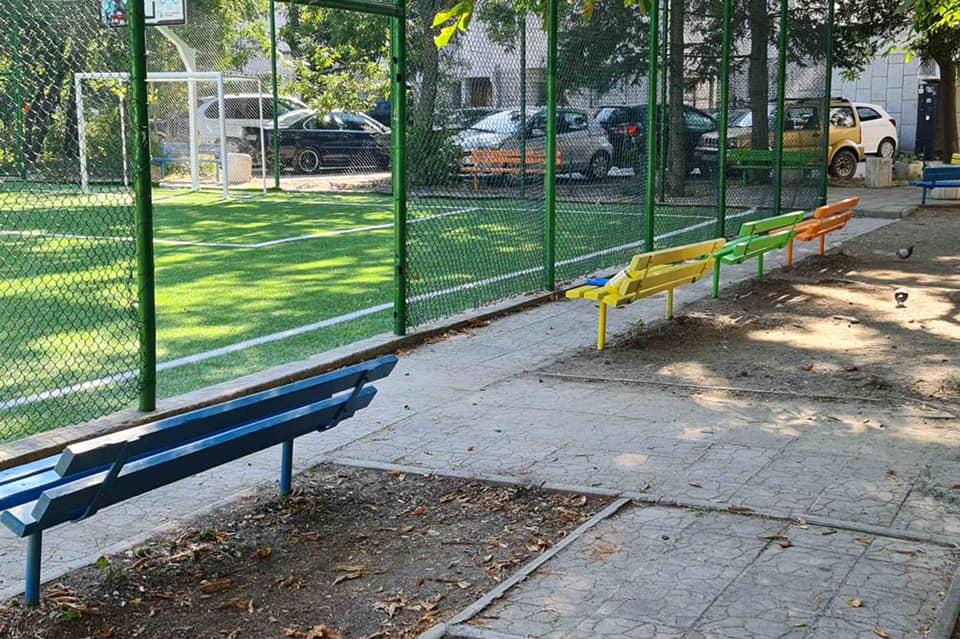 Футболно игрище в Дианабад е с нова настилка, детската площадка - пъстра и 