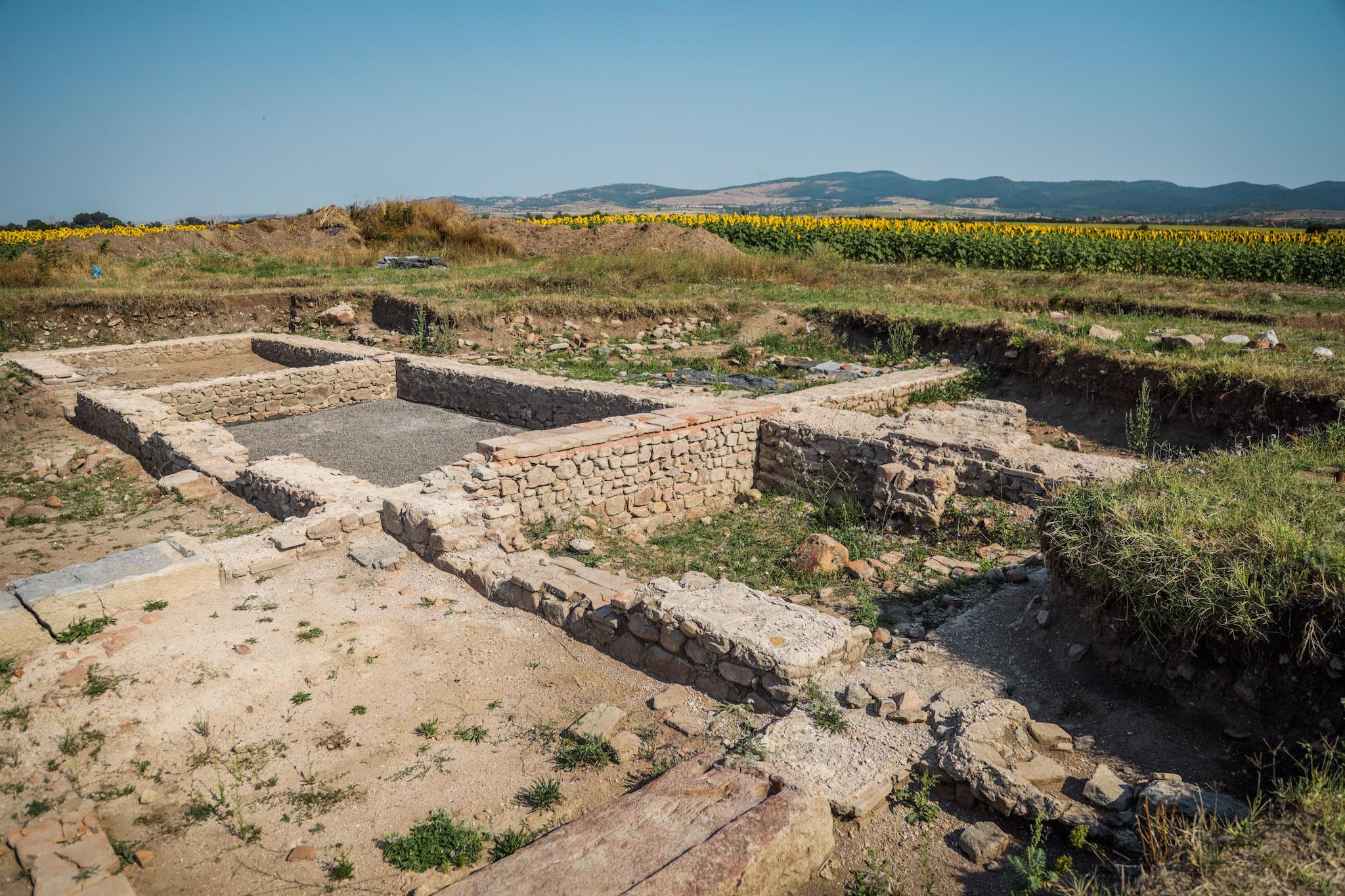 Кметът на София Йорданка Фандъкова посети археологическите теренни проучван