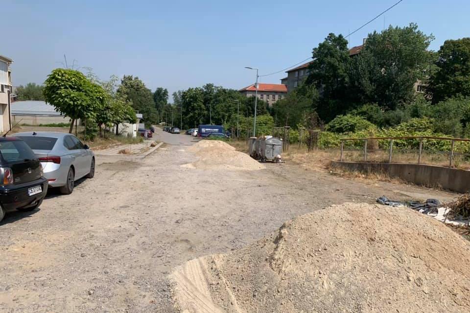 Започна асфалтирането на малка част от "Войводина могила" в Карпузица